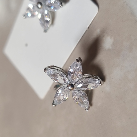 Vintage Silver Floral Earrings with Teardrop Stones - Picture 11 of 16